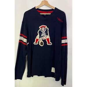 Vintage Gridiron NFL Classic Reebok New England Patriots Pullover. Great decor!